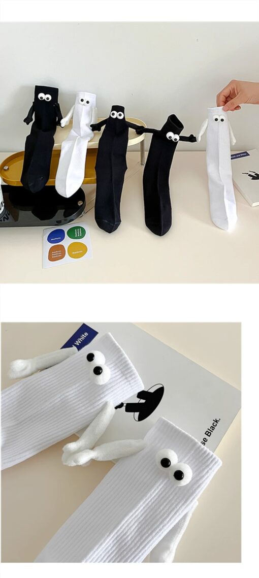 Magnetic Couple Holding Hands Socks - Image 21